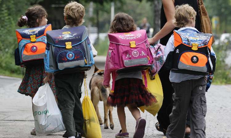 Bambini vanno a scuola ©Getty Images