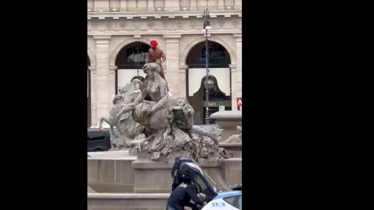 Uomo fontana delle Naiadi