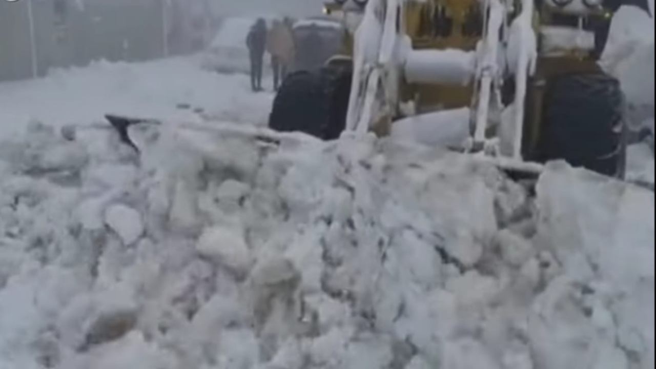 Una bufera di neve si abbatte sul Pakistan