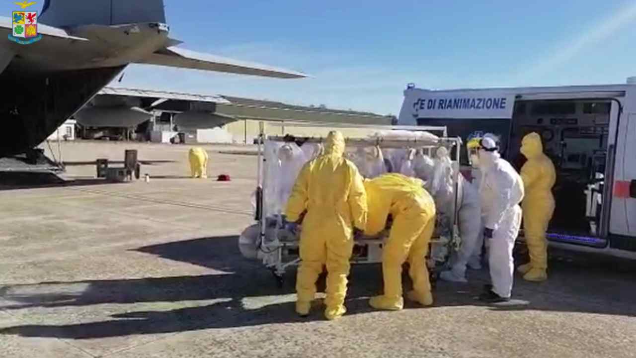 Aeronautica Militare, volo da Lecce a Roma per salvare piccola paziente