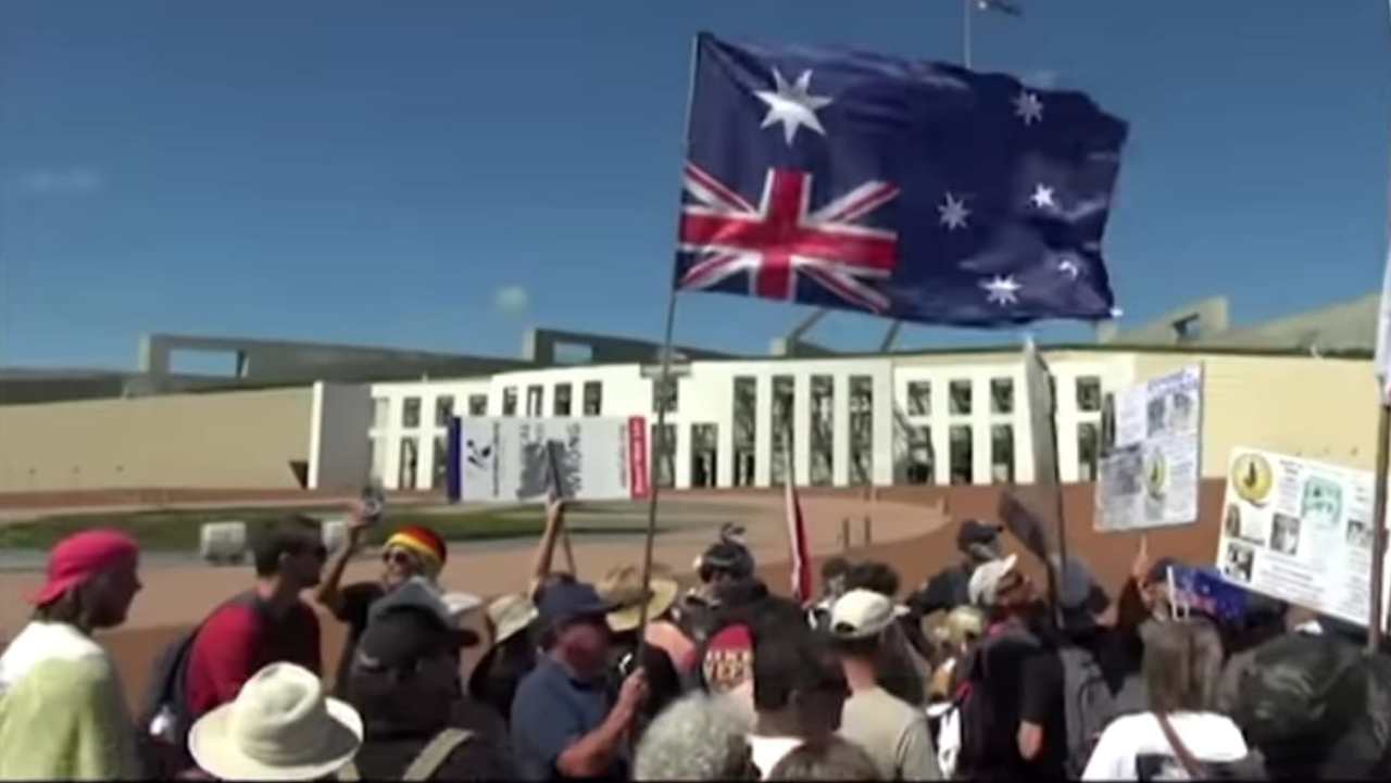 Australia, proteste in atto contro obbligo del vaccino