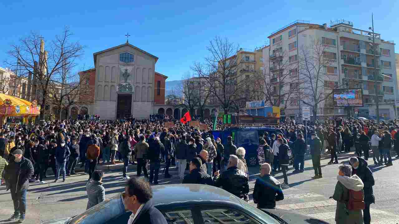 Castrolibero, srtudenti del Majorana scendono in piazza