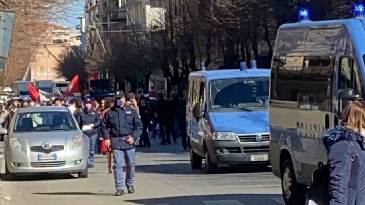 Castrolibero, srtudenti del Majorana scendono in piazza