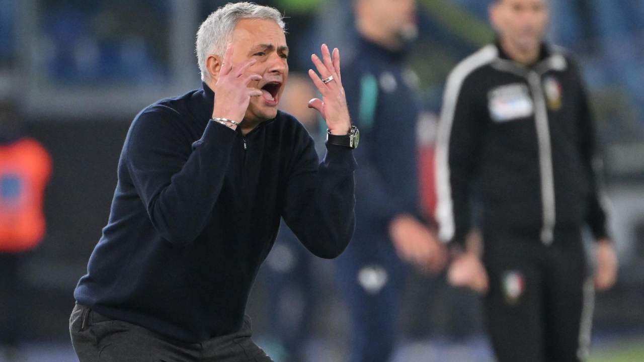 Roma, Mourinho ancora criticato