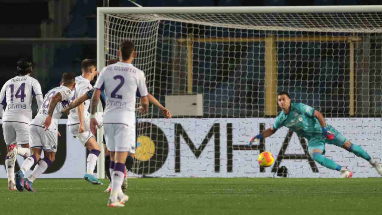 Rigore realizzato da Piatek in Atalanta-Fiorentina 