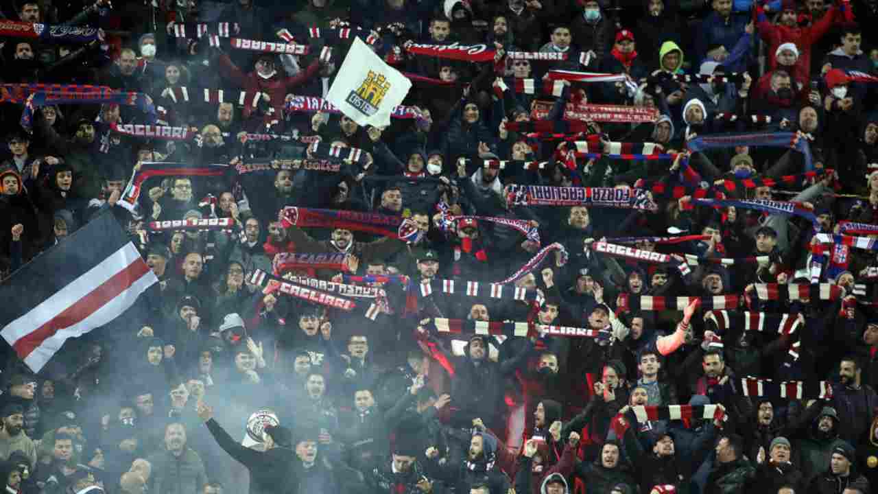 Serie A, scontri tra tifosi del Cagliari e quelli del Napoli