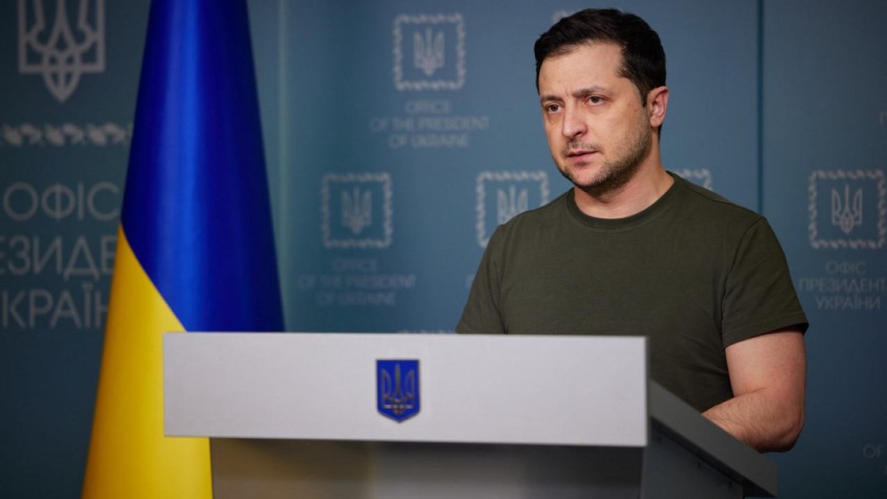 Il selfie di Zelensky carica il popolo