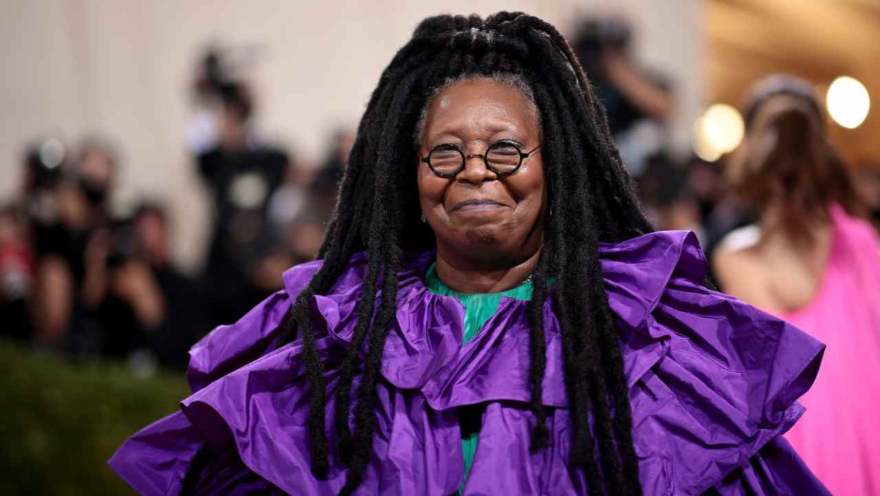 Whoopi Goldberg, bufera su dichiarazioni sull'olocausto