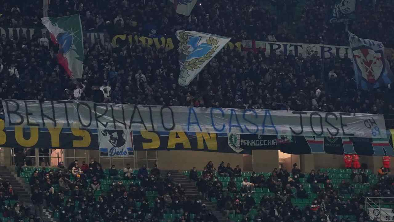 mourinho striscione