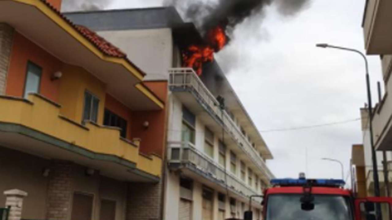 Incendio provincia Lecce