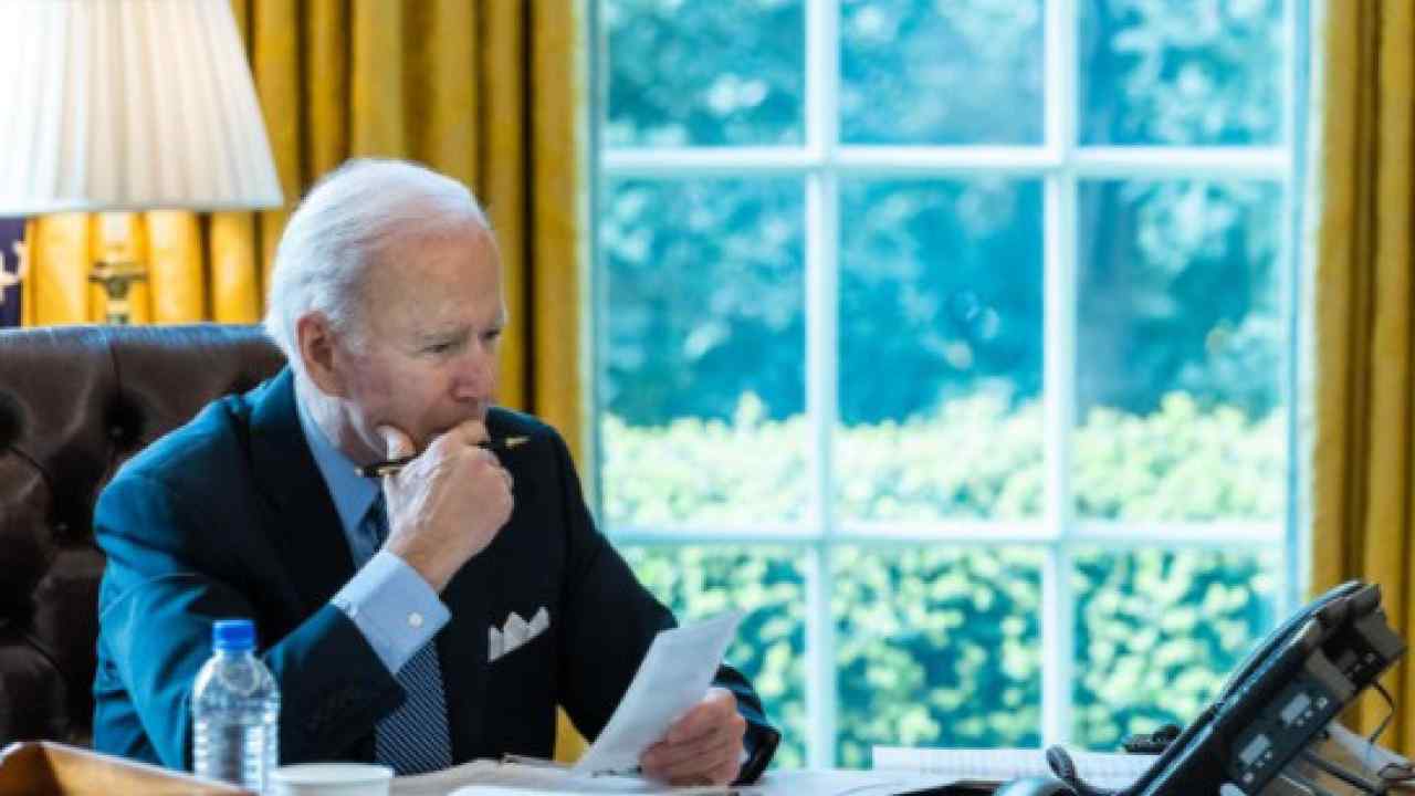 Joe Biden prepara il piano per le riserve energetiche del petrolio 