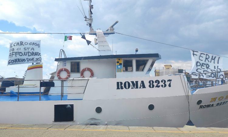 Le proteste dei pescatori di Anzio