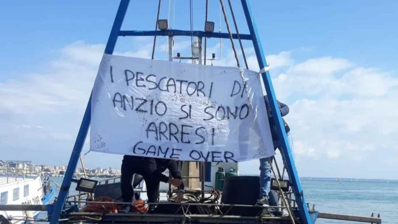 Le proteste dei pescatori di Anzio