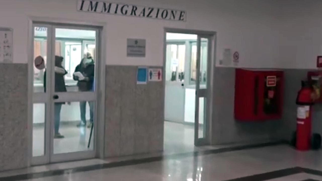 Reddito di cittadinanza, scattano le denunce per 15 stranieri