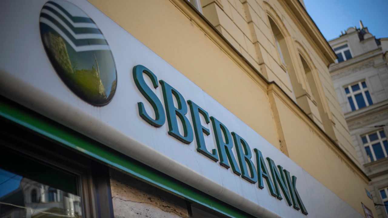 Giappone interrompe transazioni con la banca russa Sberbank