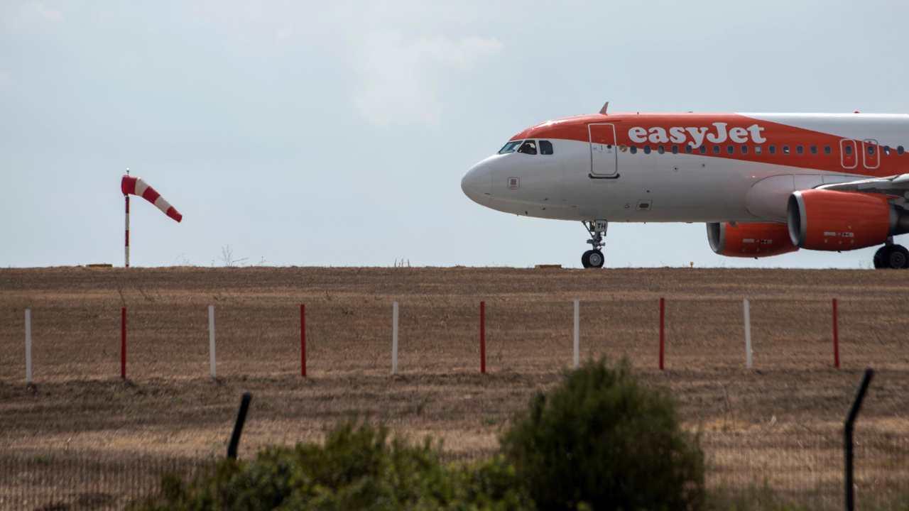 Paura in aereo, accade il miracolo