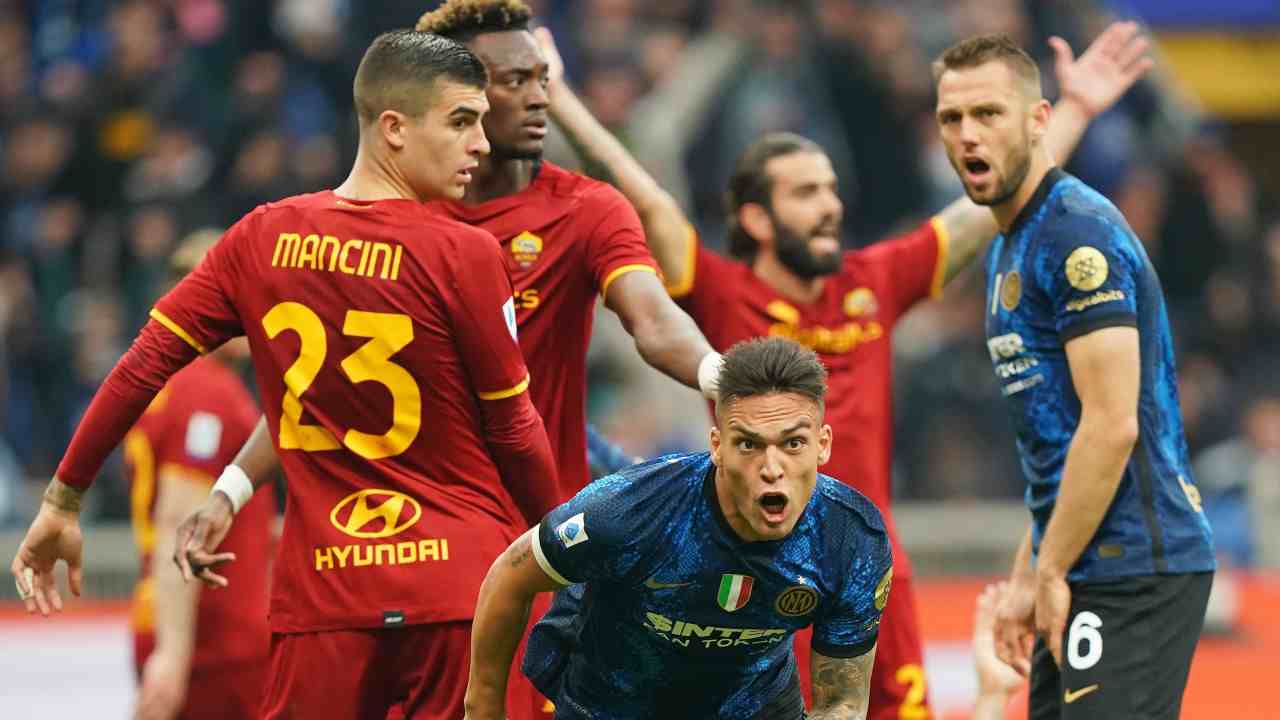 Proteste dei calciatori della Roma