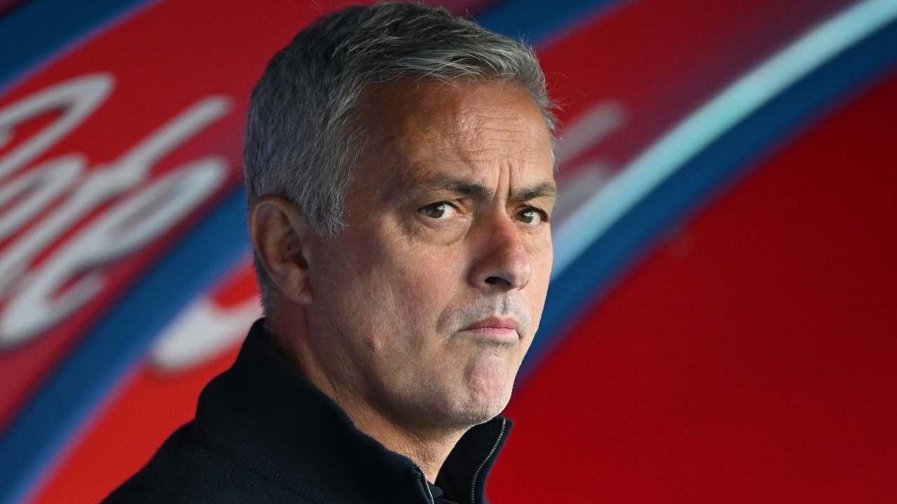 Tutti contro Mourinho