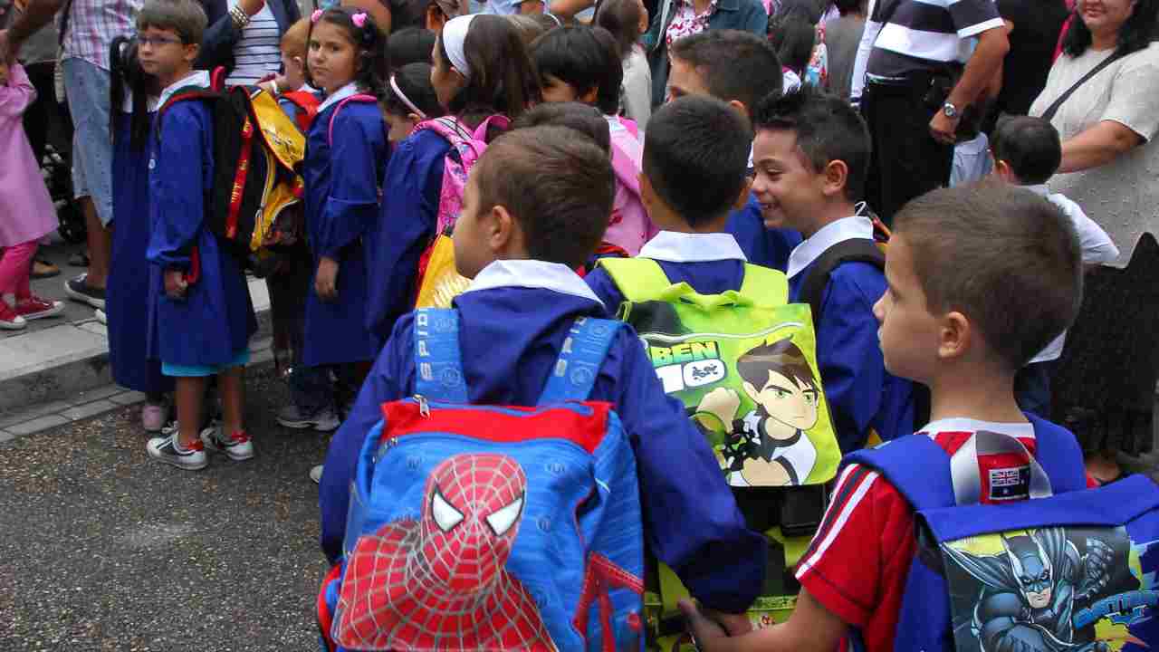 Follia in una scuola elementare di Roma