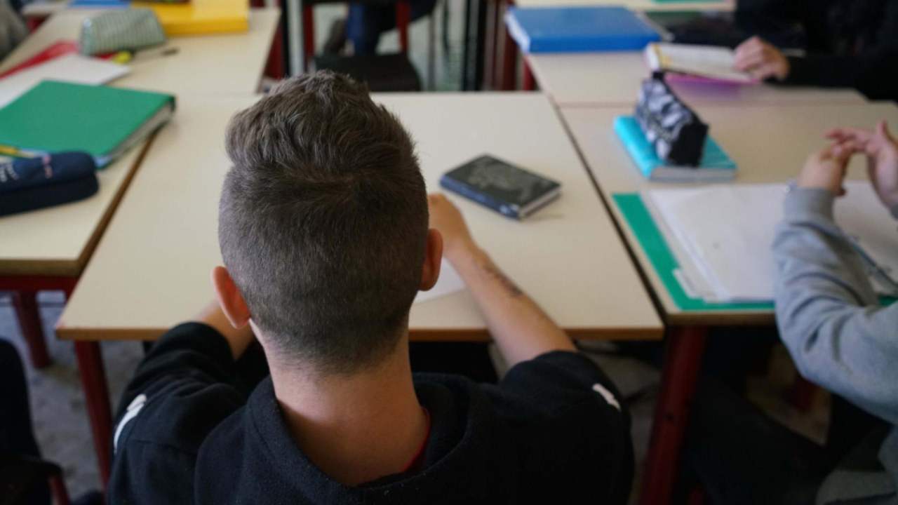 Follia in una scuola elementare di Roma