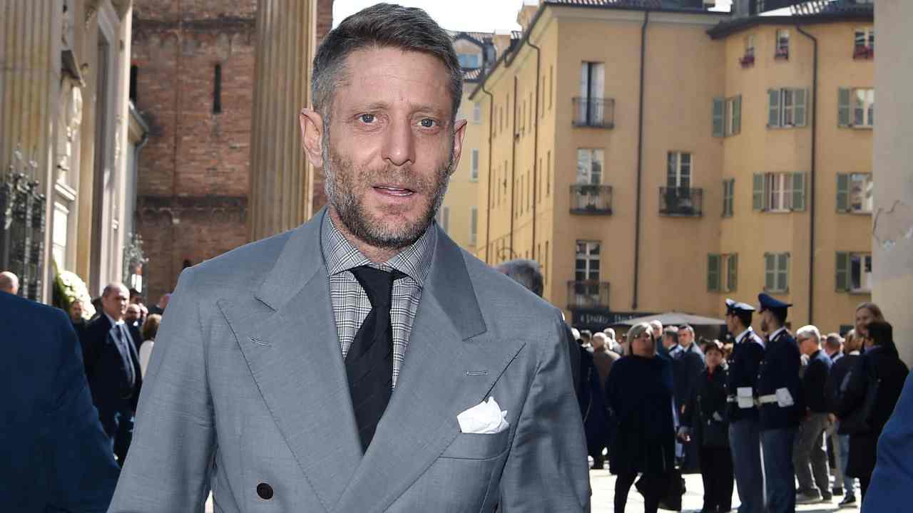 Lapo Elkann si commuove dall'ospedale