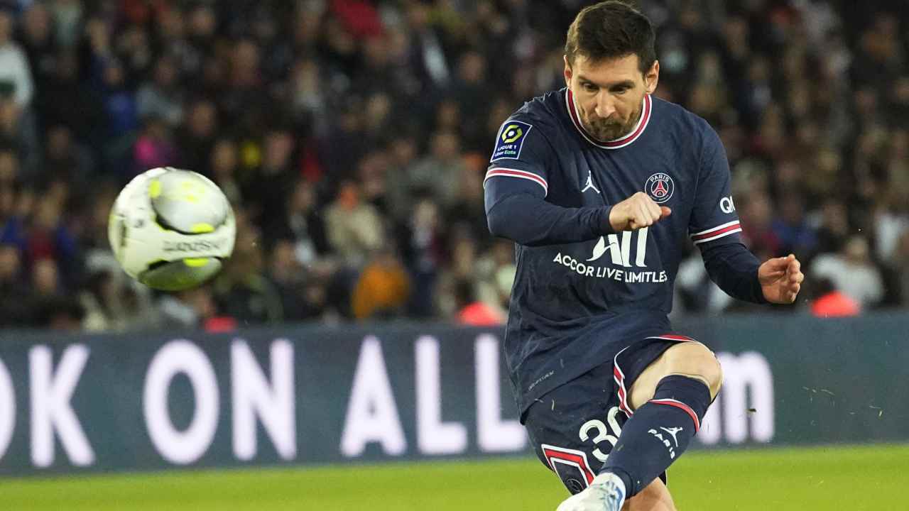 Messi umiliato anche da un robot