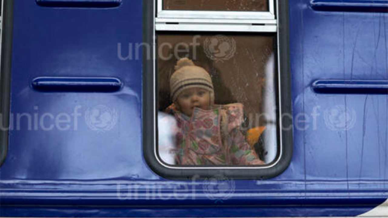 Bambini rimasti orfani di guerra in Ucraina