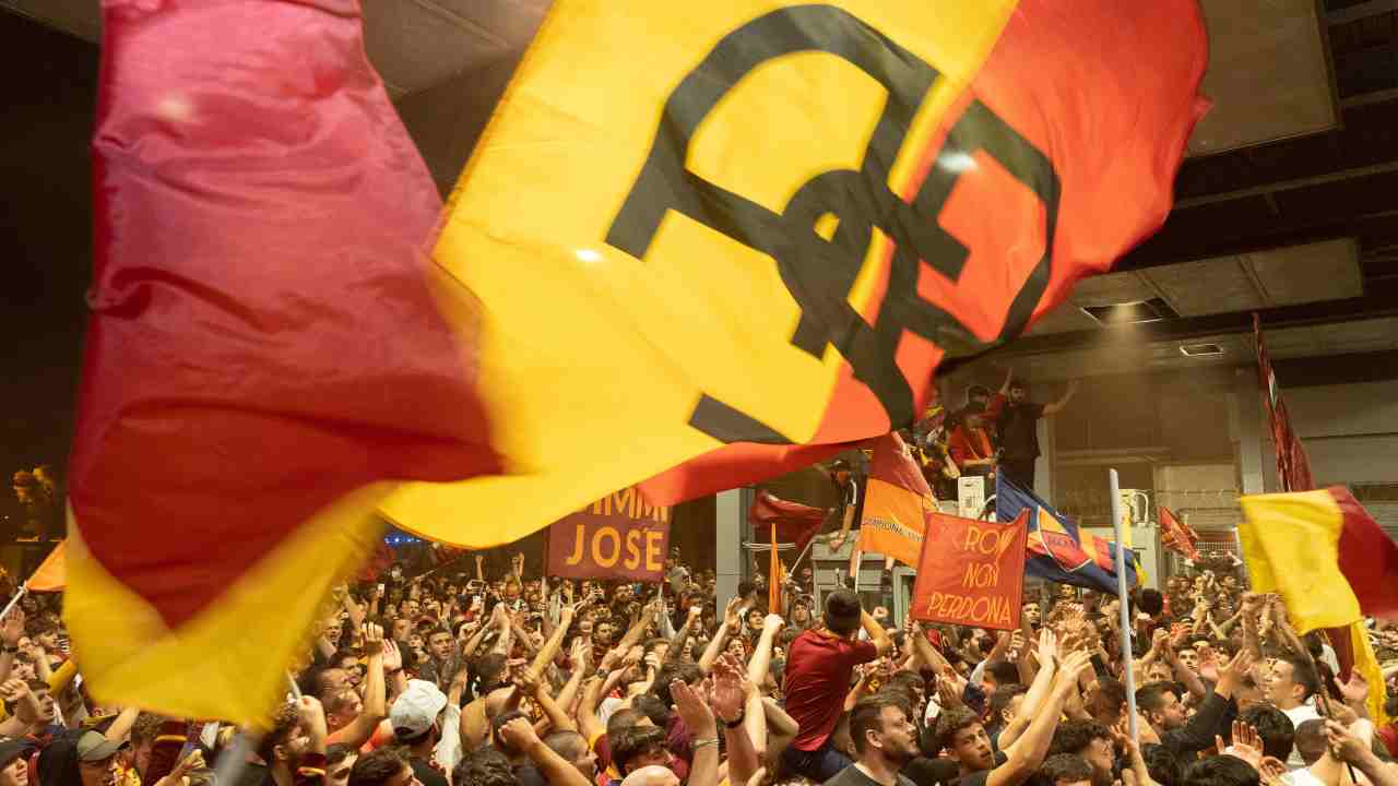 Tifosi Roma in festa per la vittoria della Conference