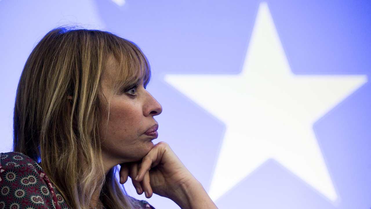 Alessandra Mussolini si lascia andare durante la puntata di Pomeriggio Cinque