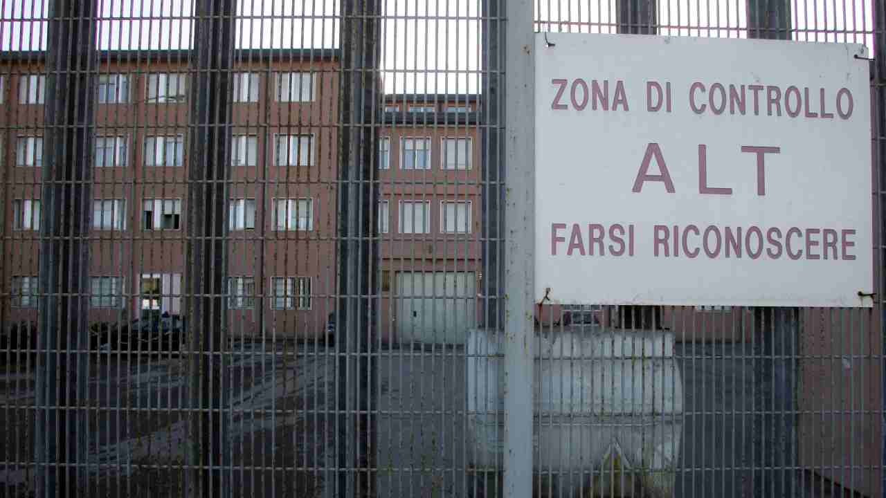 Evacuati detenuti da carcere Cremona