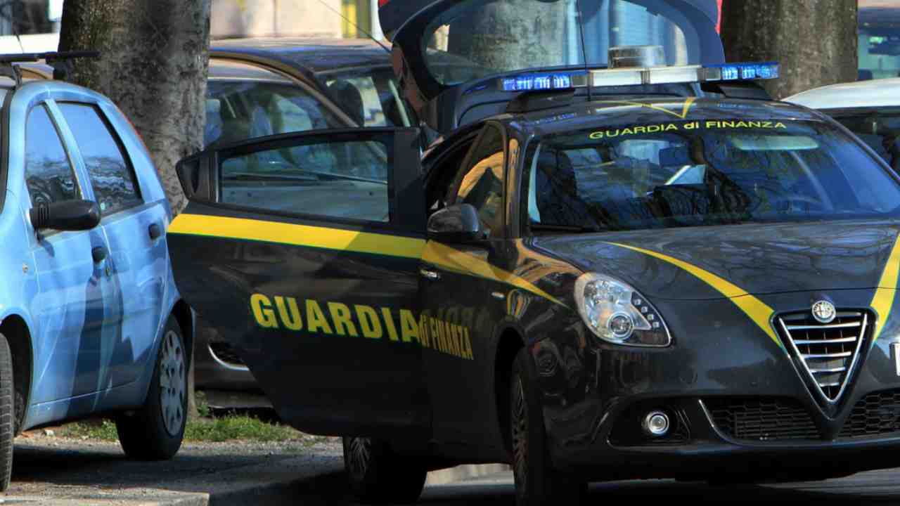 Guardia di finanza in azione