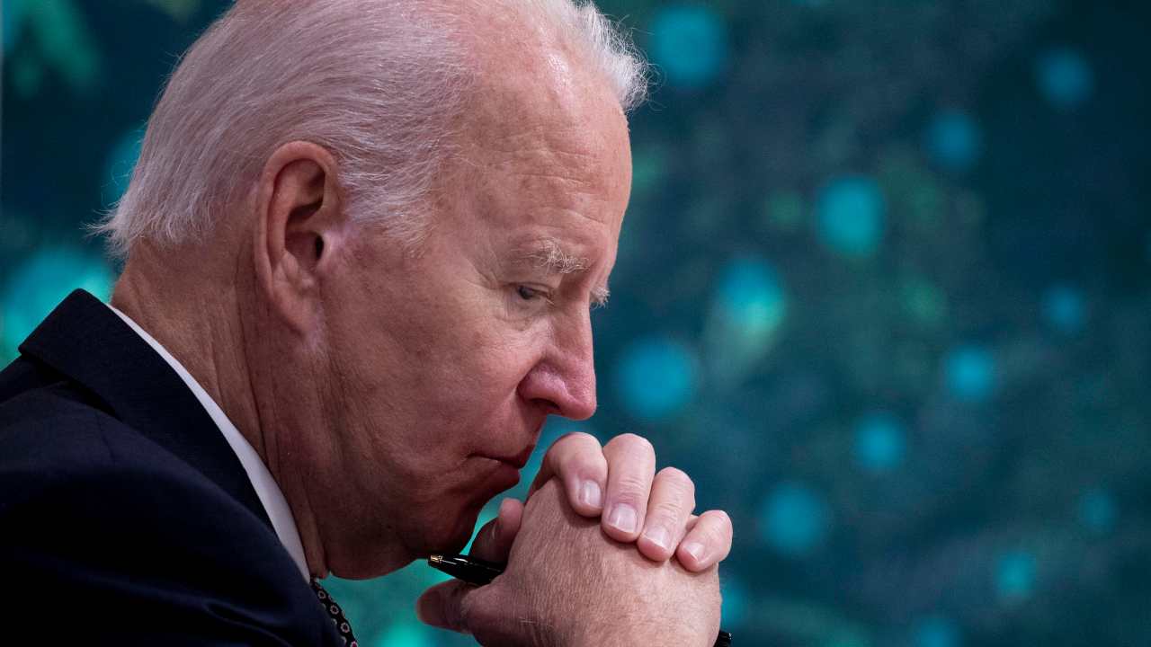 Americani preoccupati, gestione Biden insufficiente