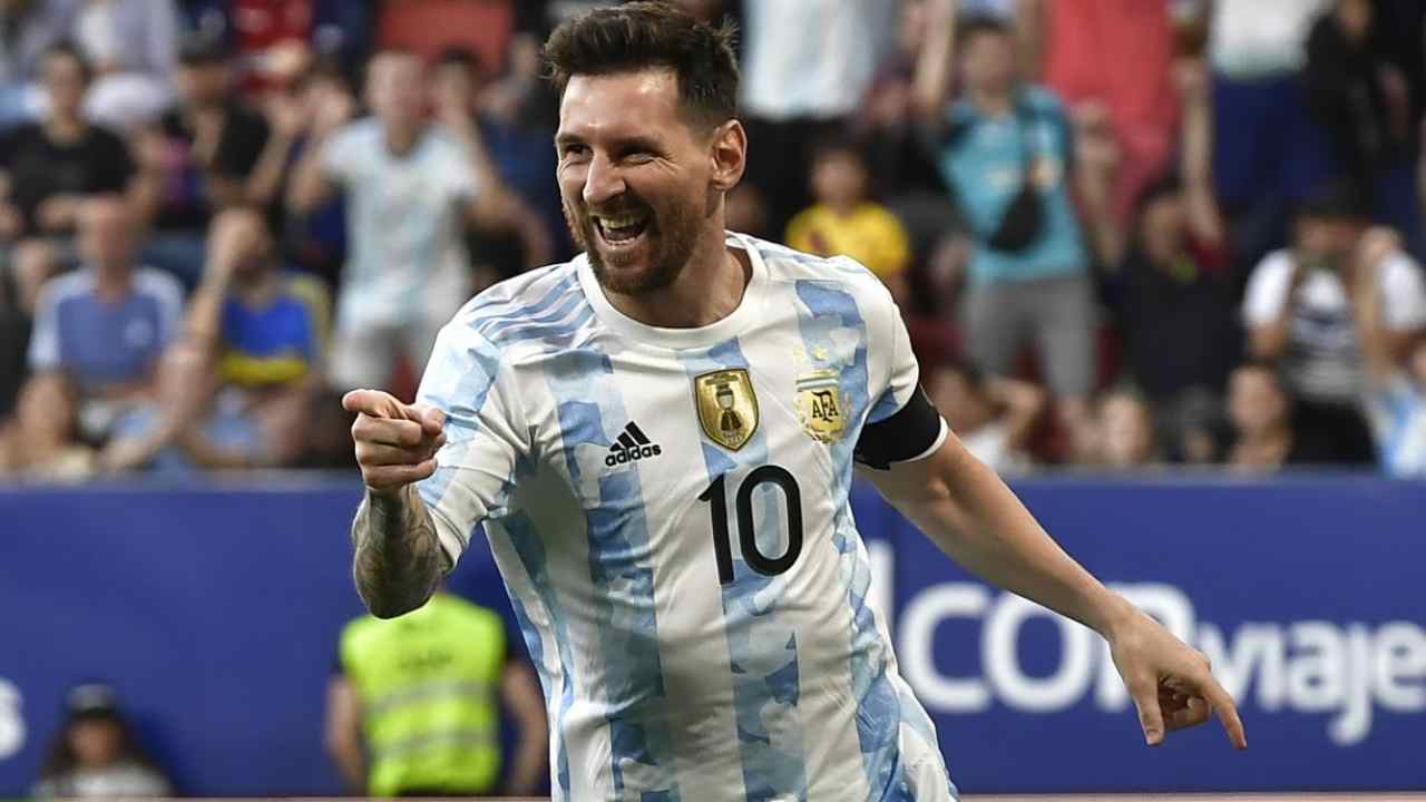 Messi batte l'Estonia da solo