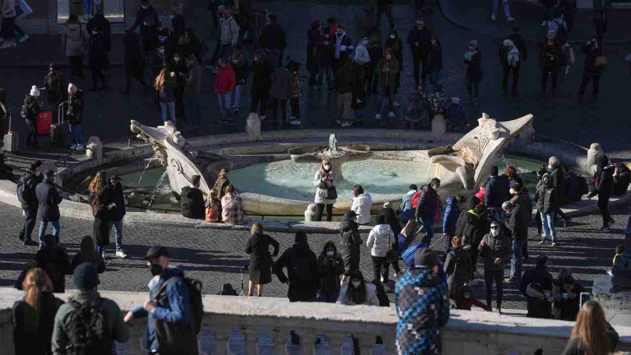 Piazza di Spagna, ecco come è ridotta una delle strade più conosciute di Roma