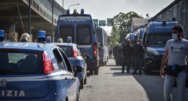 Polizia migranti