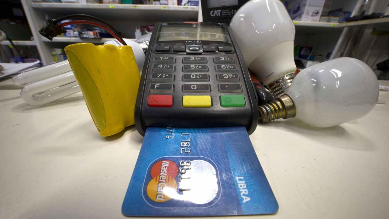 Pos obbligatorio per commercianti e studi professionali