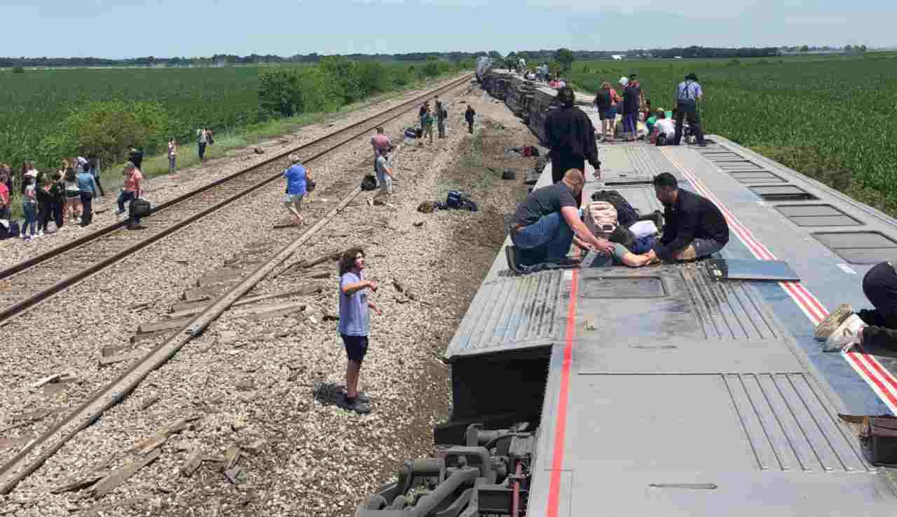 treno deragliato usa