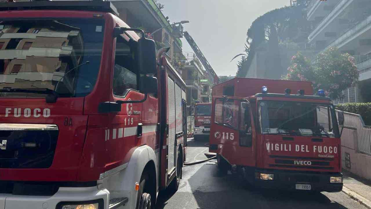 Vigili del fuoco in azione ad Amalfi 