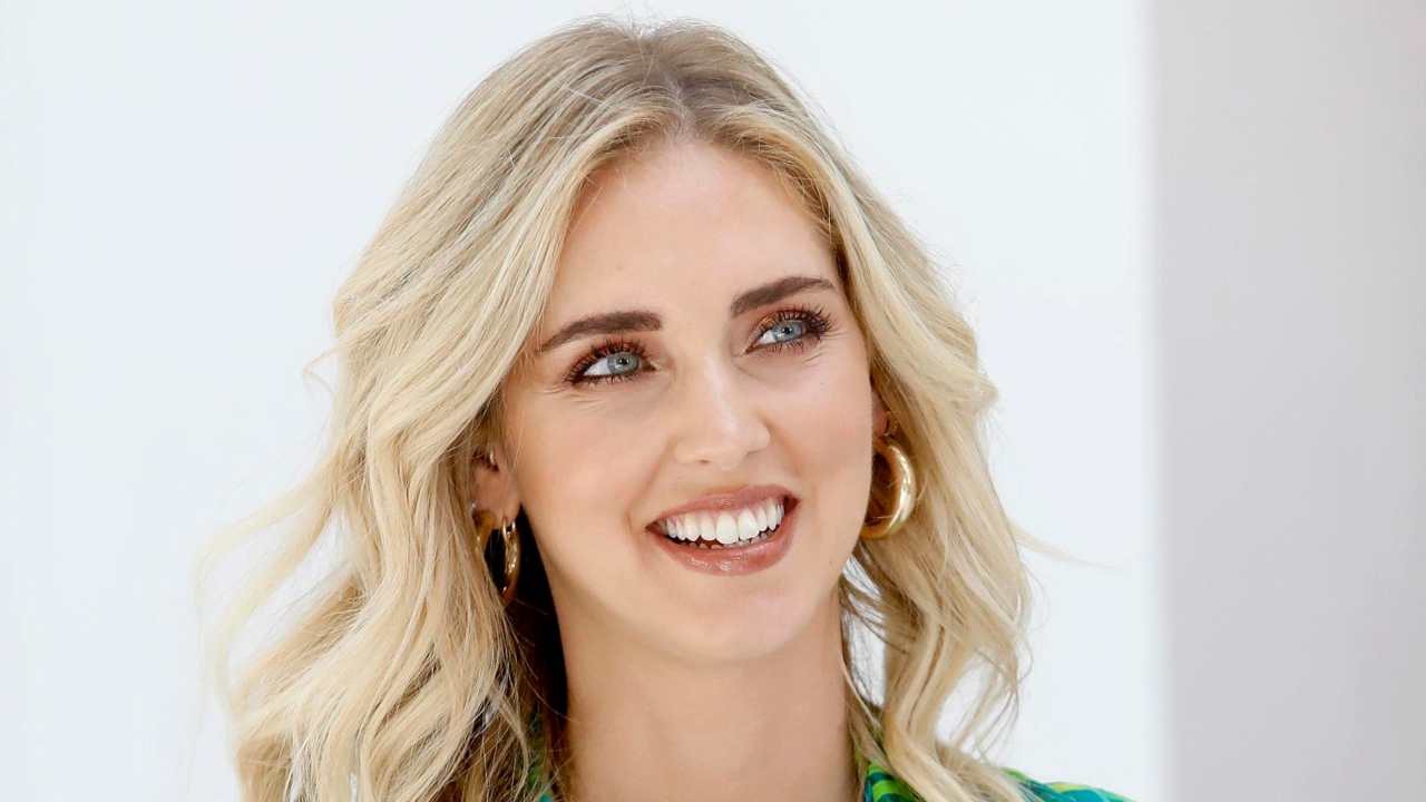 Chiara Ferragni cena in reggiseno