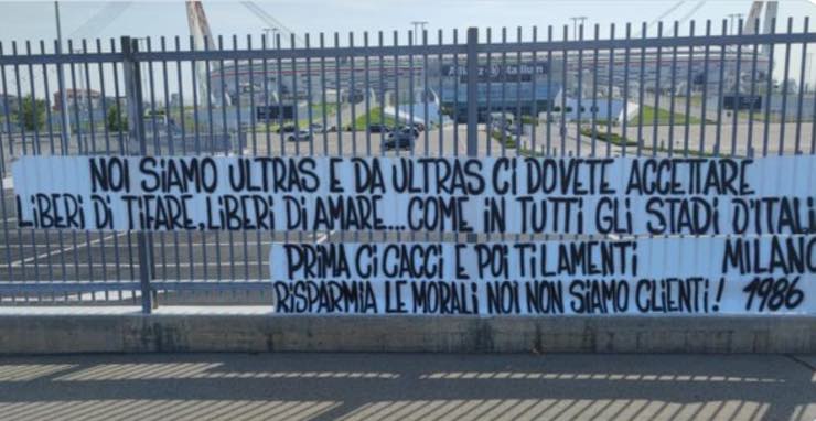 Striscione tifosi Juve