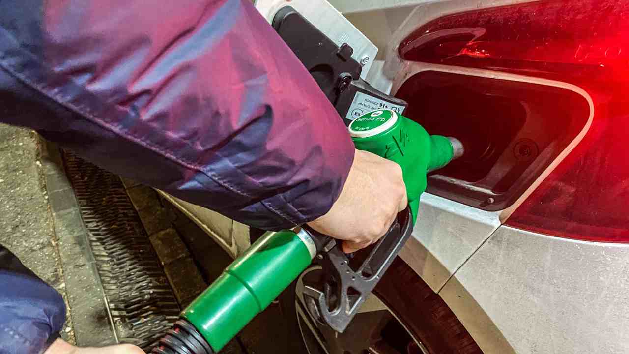 Torna ad aumentare il prezzo della benzina