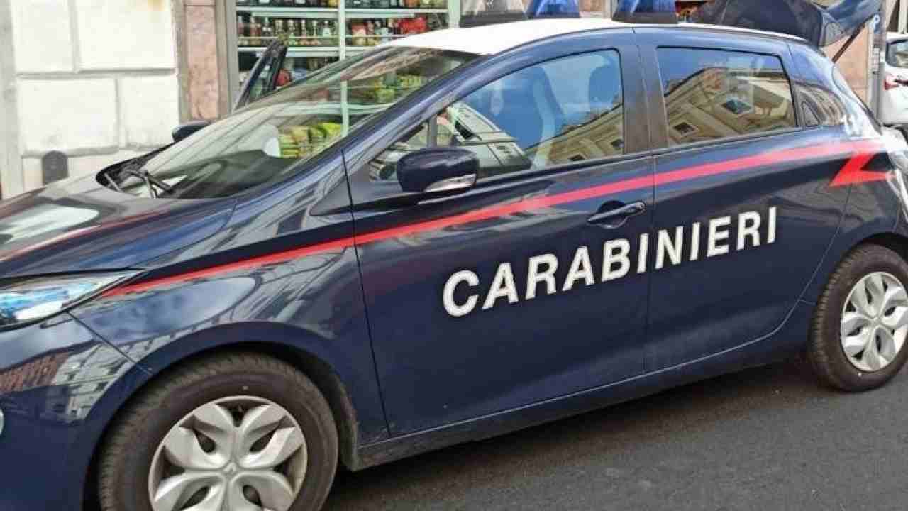 Carabinieri truffa documenti attestati falsi