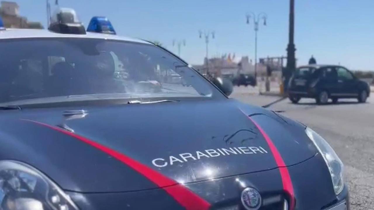 Carabinieri arrestano uomo che ha sparato a donna