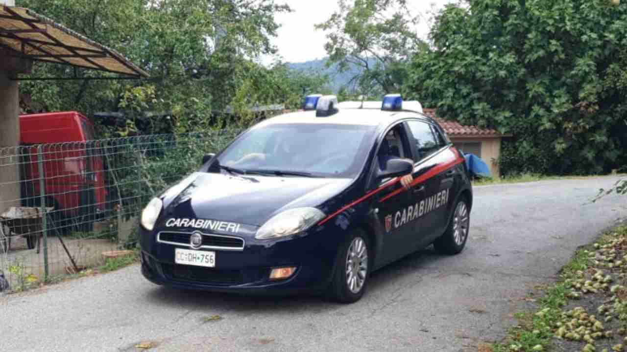 Carabinieri arrestano uomo che ha sparato a donna