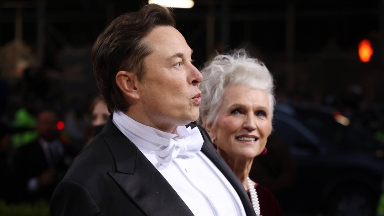 Rivelazioni a sorpresa da parte della madre di Elon Musk