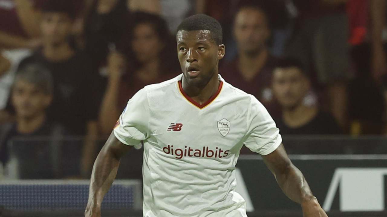 Wijnaldum va ko in allenamento