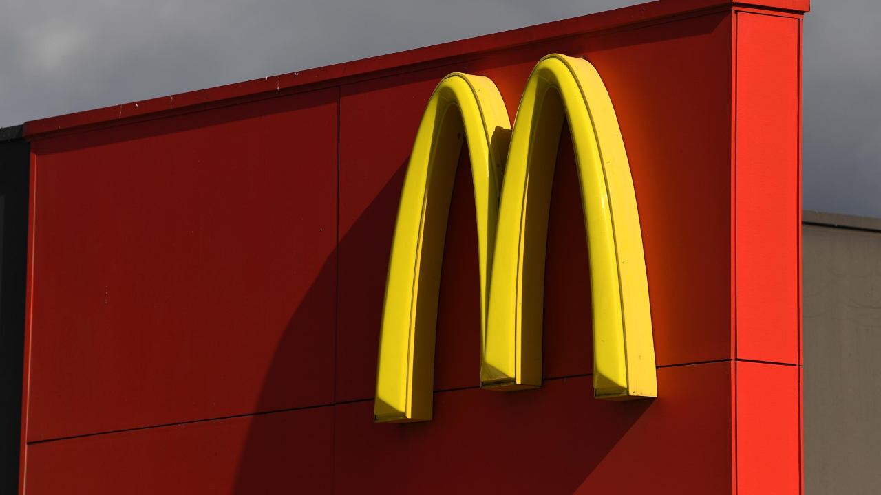 Tragedia al McDonalds', ragazzo spara ad impiegato