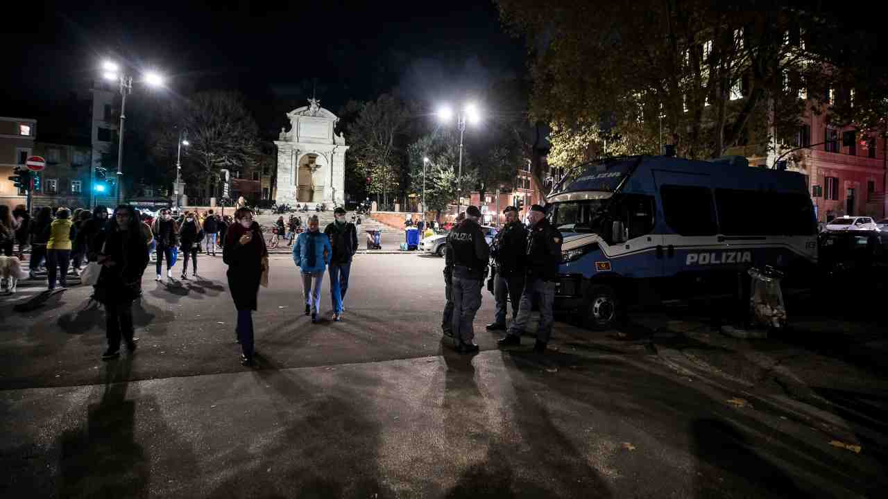 Polizia a Ponte Sisto salva vita a ragazza