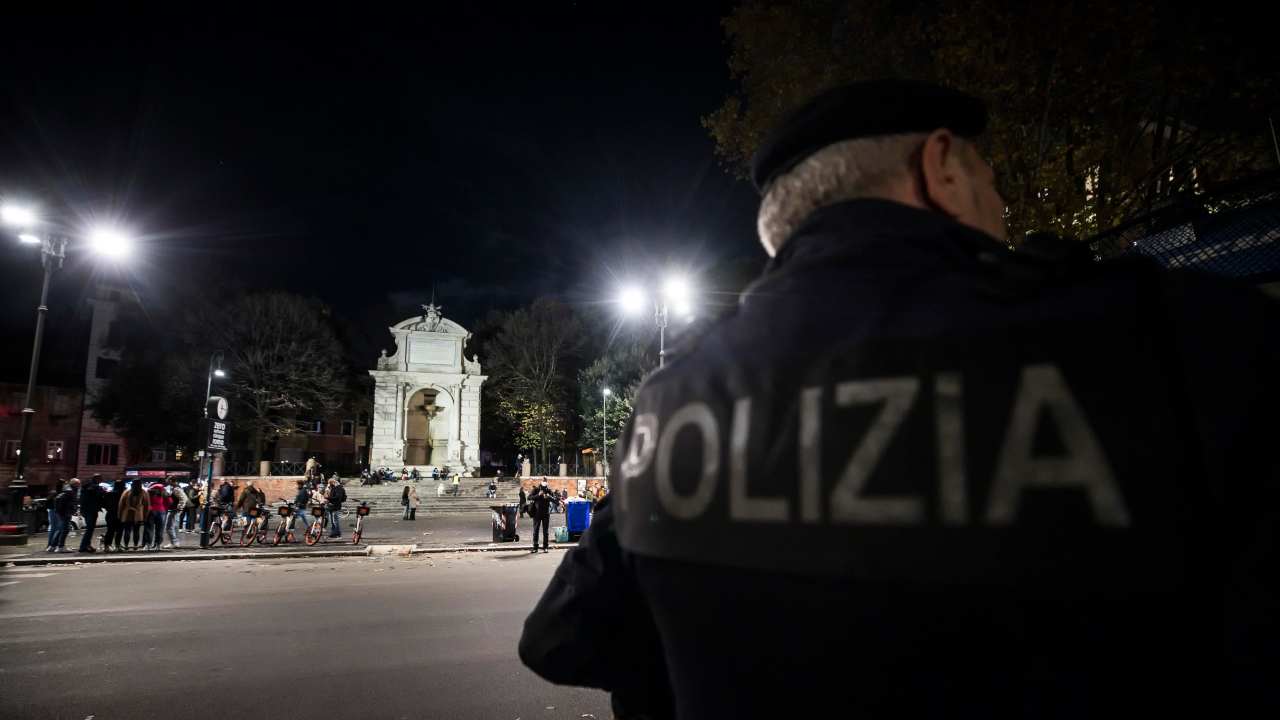 Polizia a Ponte Sisto salva vita a ragazza