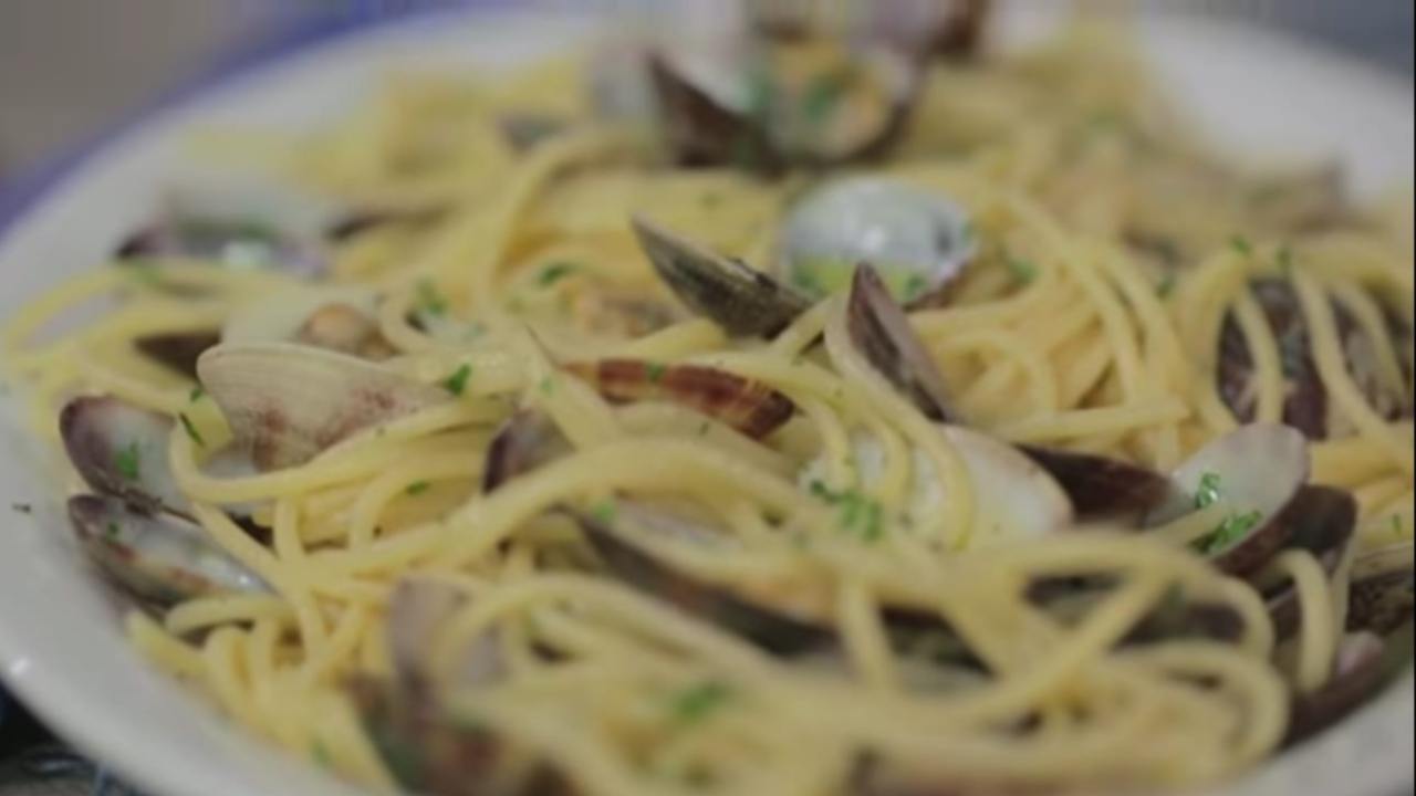 Paura per una donna che ha mangiato delle vongole